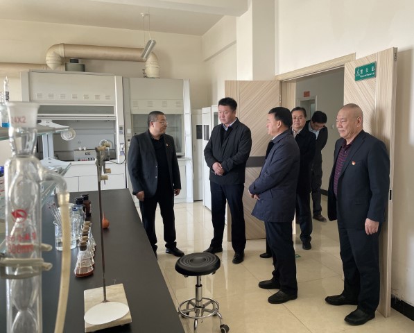 酒泉市政府黨組成員、副市長(zhǎng)哈里別克來敦煌種業(yè)調(diào)研指導(dǎo)工作